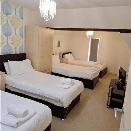 Comfortable Swindon Town Centre Apartments, Free Parking, Sleeps Up To 8 Esterno foto