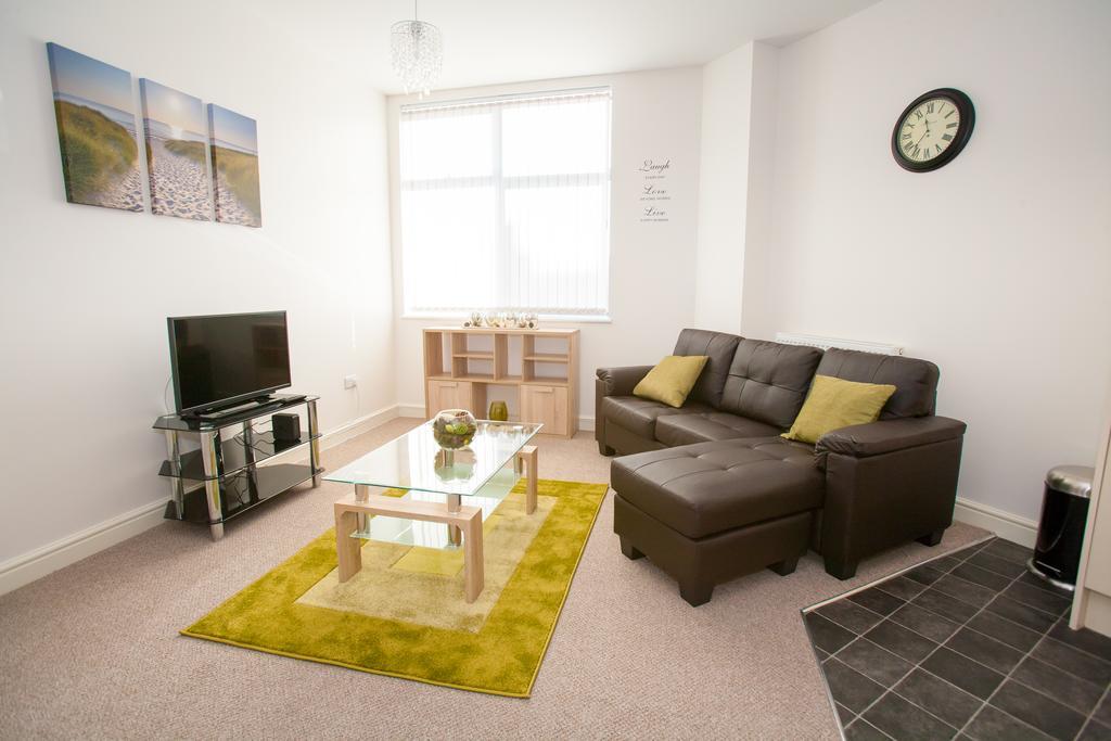 Comfortable Swindon Town Centre Apartments, Free Parking, Sleeps Up To 8 Camera foto