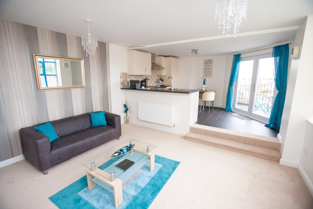 Comfortable Swindon Town Centre Apartments, Free Parking, Sleeps Up To 8 Esterno foto