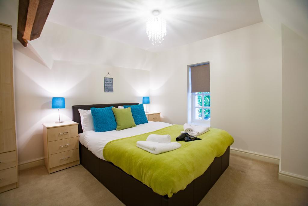 Comfortable Swindon Town Centre Apartments, Free Parking, Sleeps Up To 8 Esterno foto