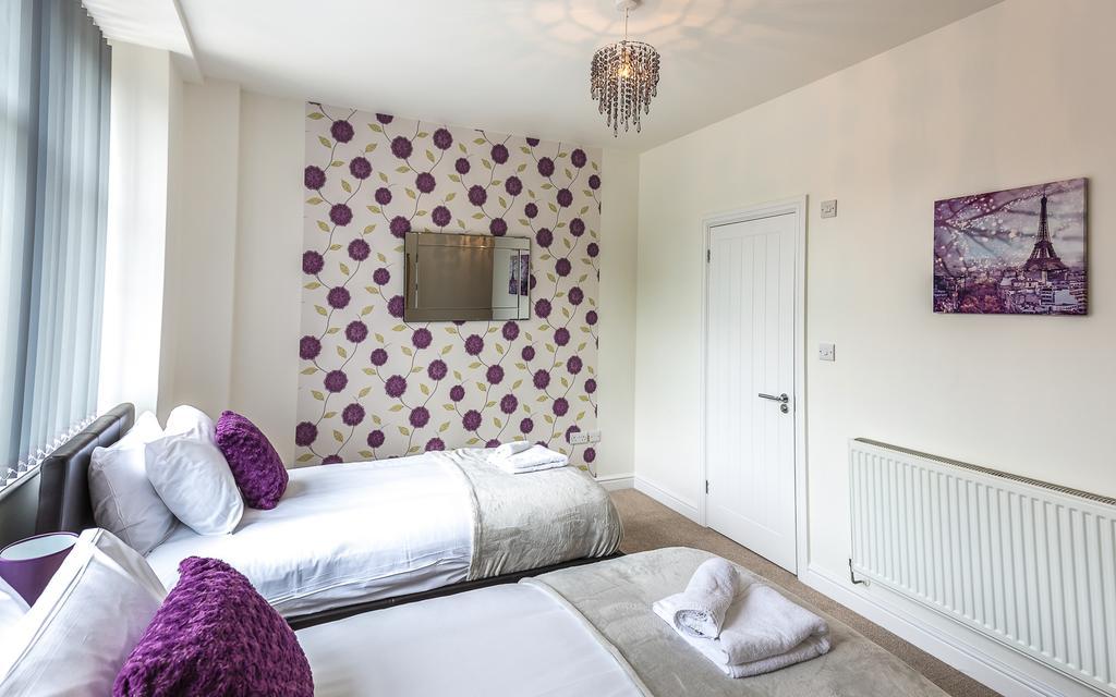 Comfortable Swindon Town Centre Apartments, Free Parking, Sleeps Up To 8 Esterno foto